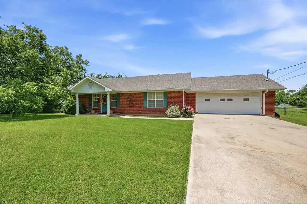 205 3rd Street Whitesboro TX 76273