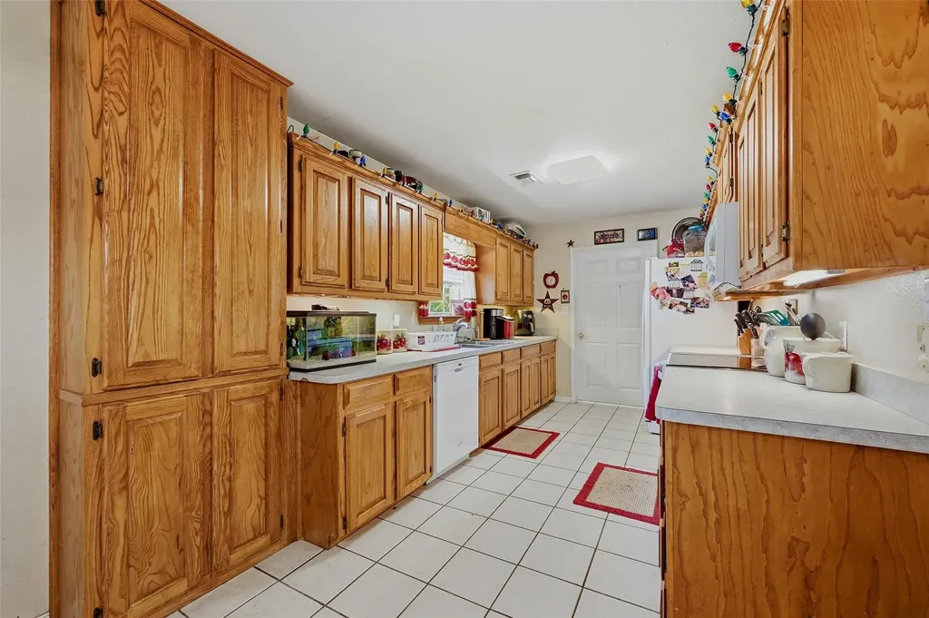 205 3rd Street Whitesboro TX 76273