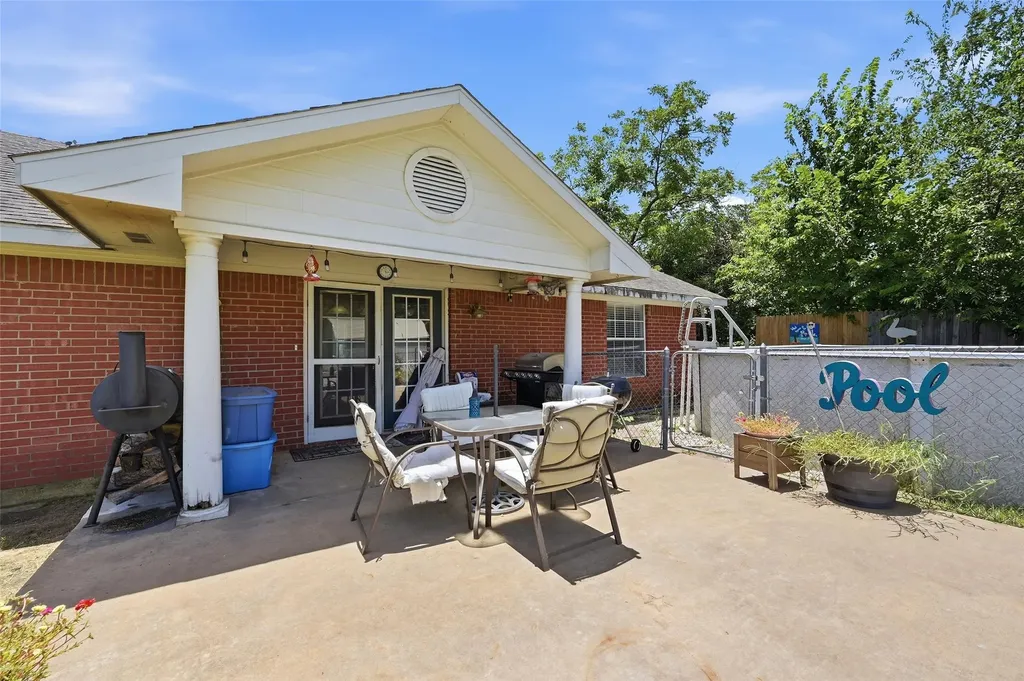 205 3rd Street Whitesboro TX 76273