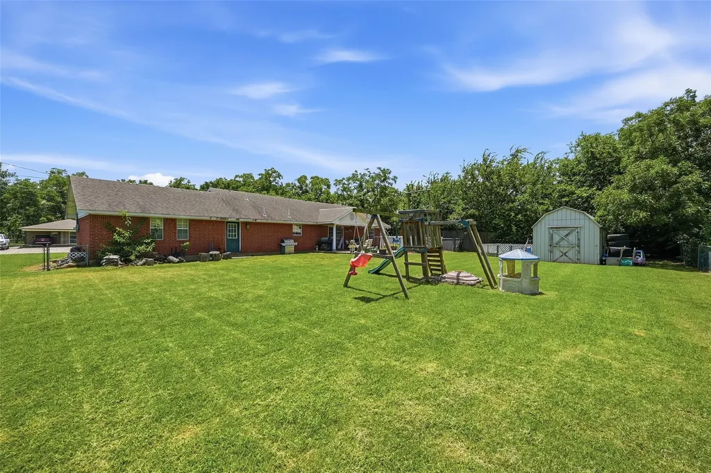 205 3rd Street Whitesboro TX 76273