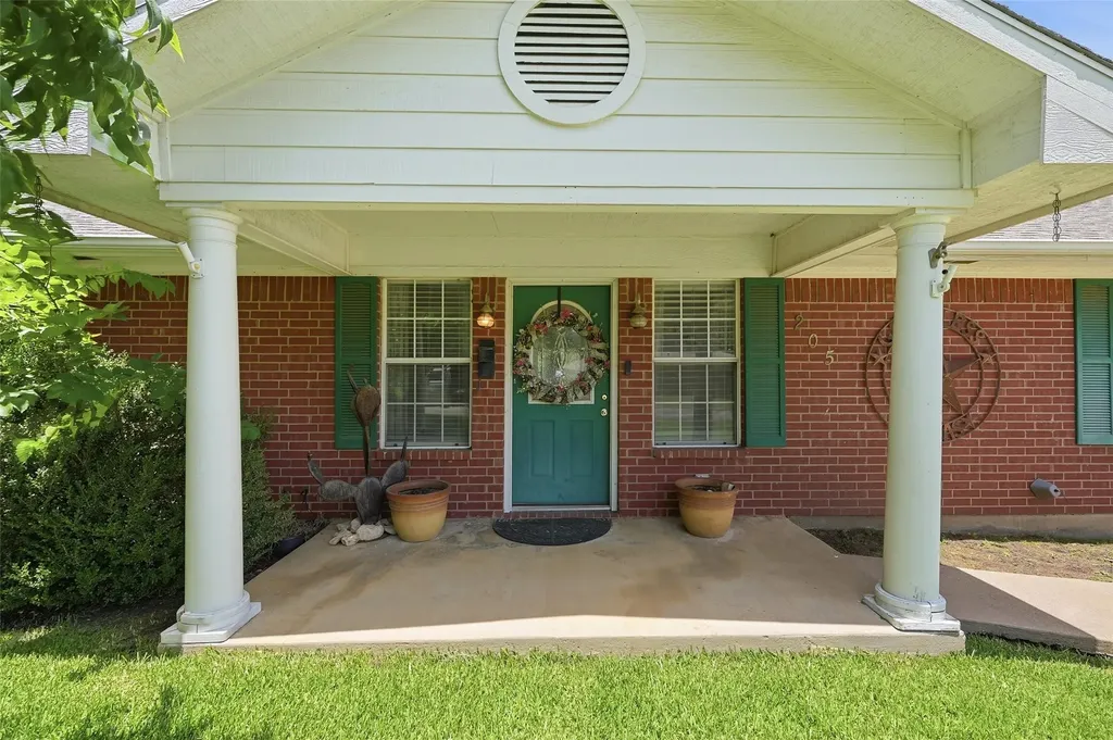 205 3rd Street Whitesboro TX 76273