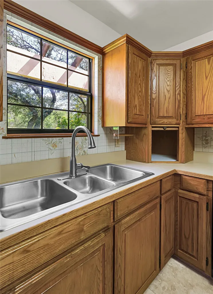 321 County Road 4275 Clifton TX 76634