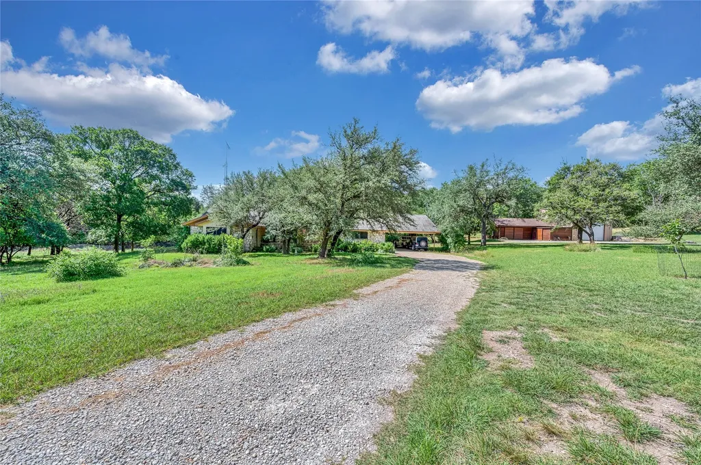 321 County Road 4275 Clifton TX 76634
