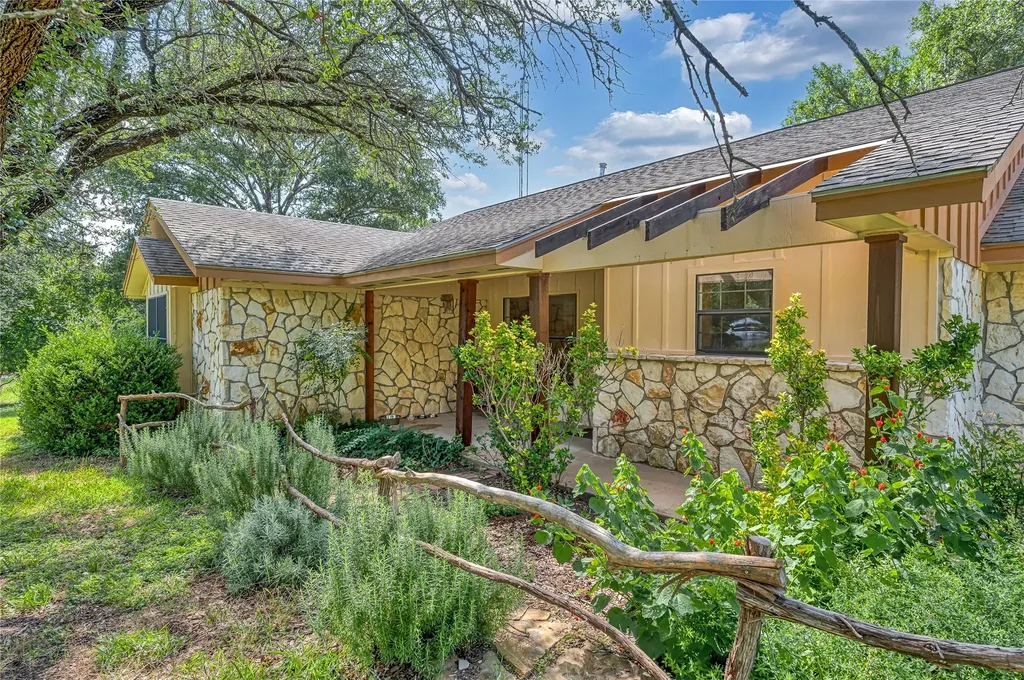 321 County Road 4275 Clifton TX 76634