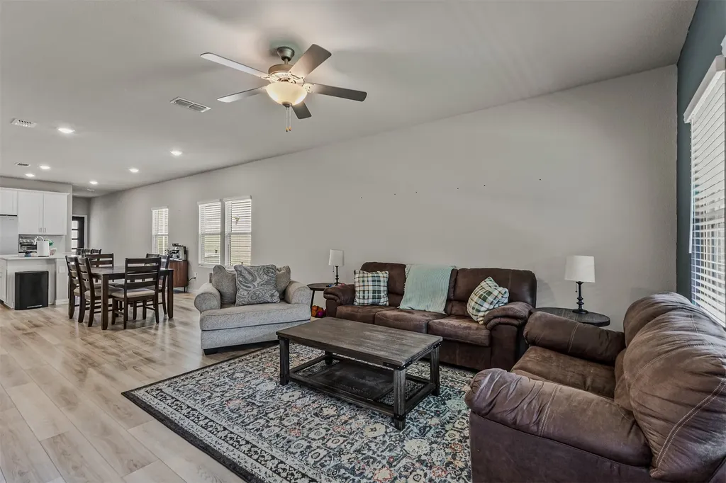 2224 Cliff Springs Drive Forney TX 75126