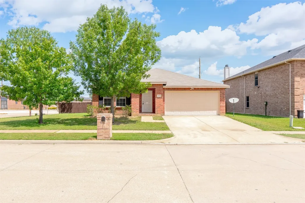 806 White Fields Way Arlington TX 76002