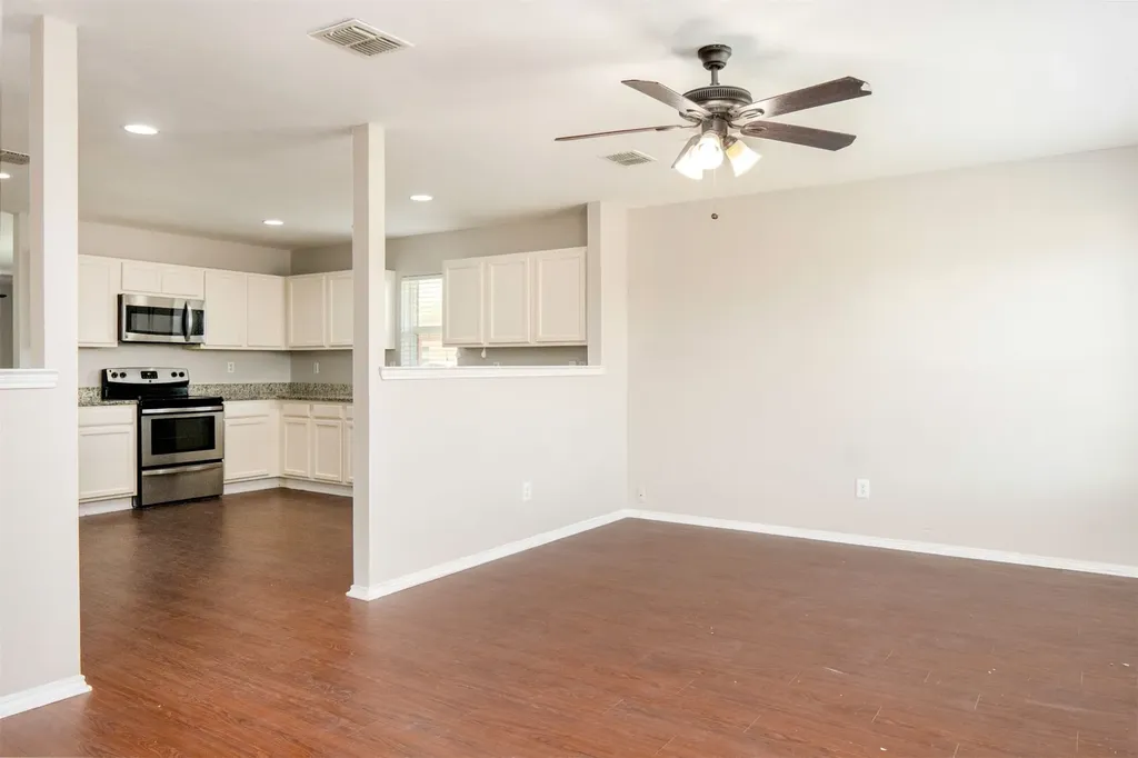 806 White Fields Way Arlington TX 76002