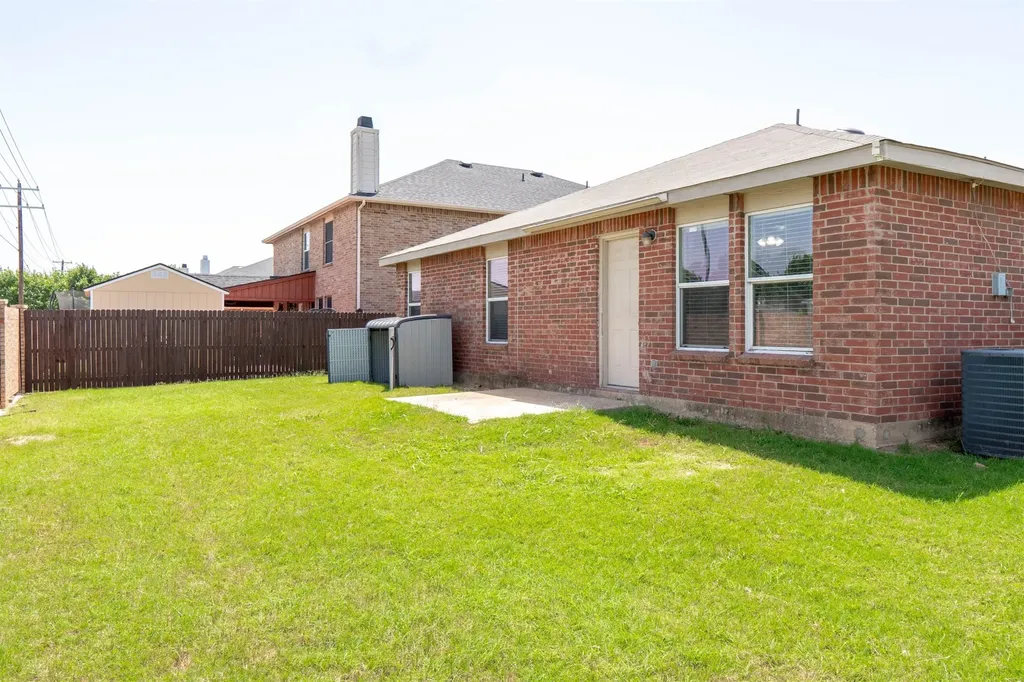 806 White Fields Way Arlington TX 76002