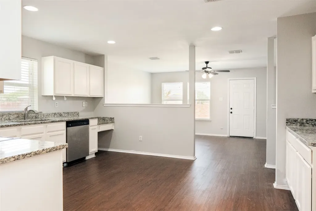 806 White Fields Way Arlington TX 76002