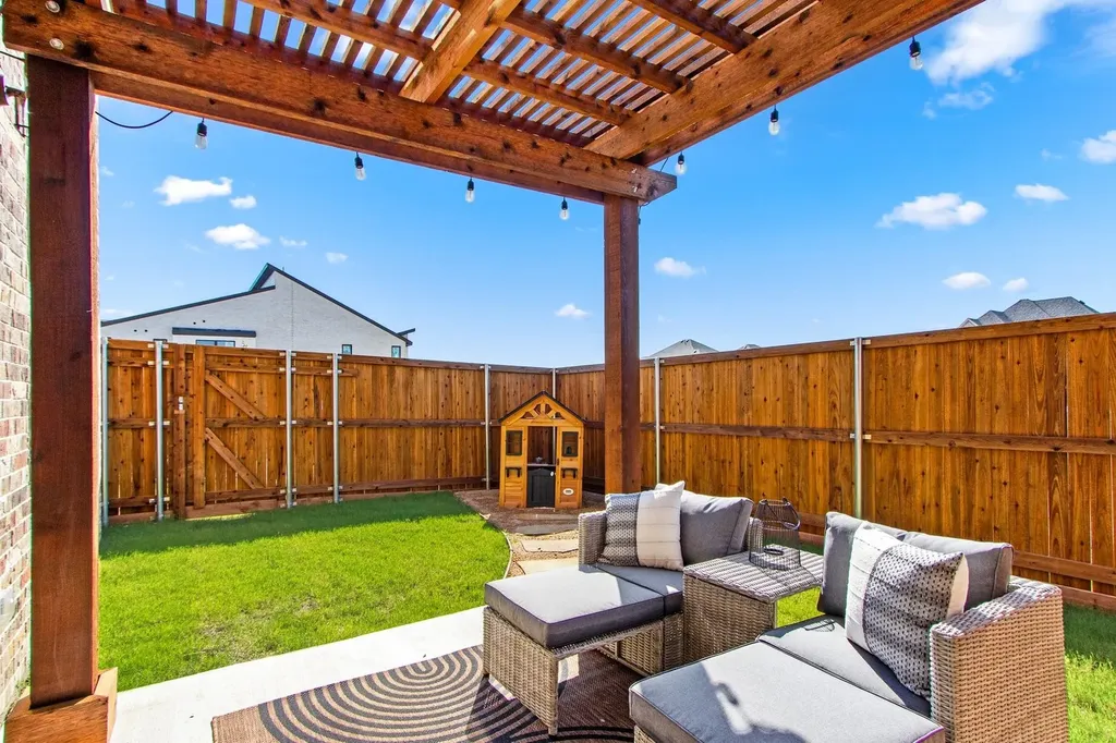 4623 Hawks Trail Oak Point TX 75068