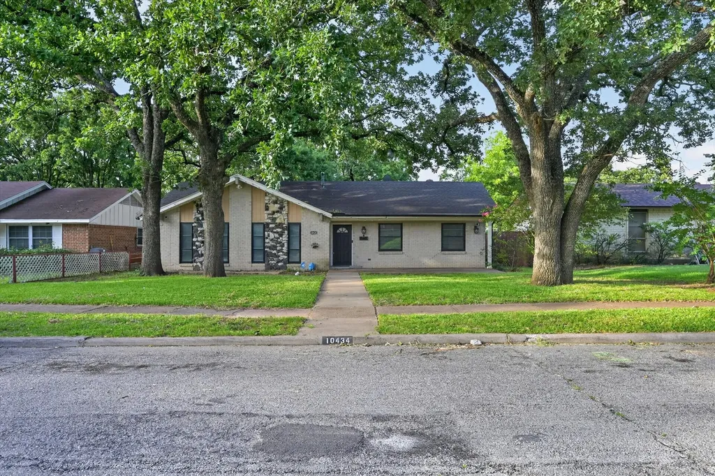 10434 Castlerock Drive Dallas TX 75217