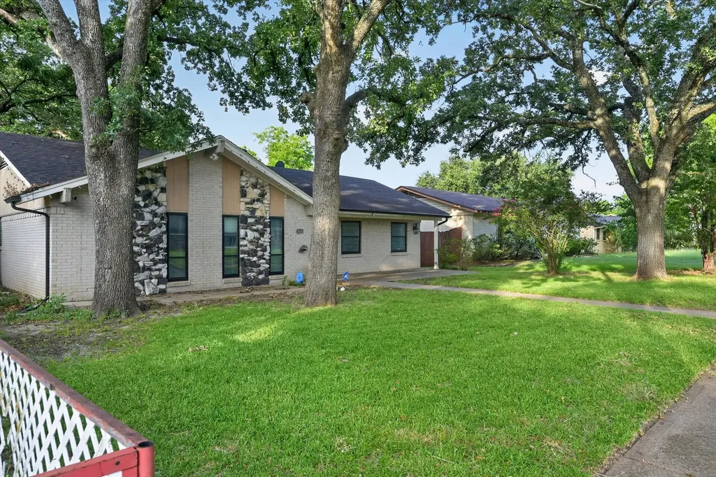 10434 Castlerock Drive Dallas TX 75217