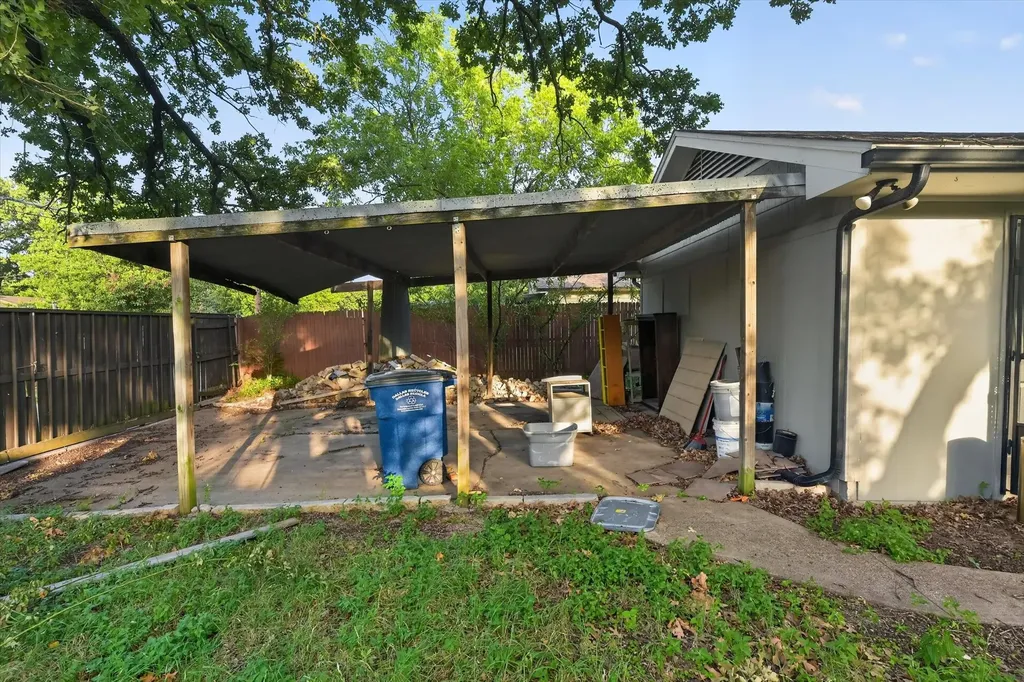 10434 Castlerock Drive Dallas TX 75217