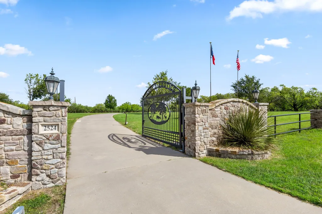 2524 State Highway 79 S Wichita Falls TX 76310