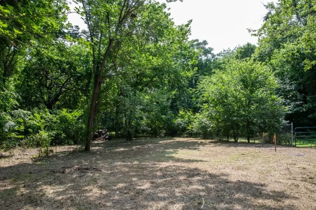 702 Fenet Street Mckinney TX 75069