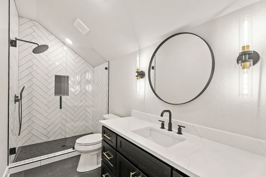 22405 Blue Water Chandler TX 75758