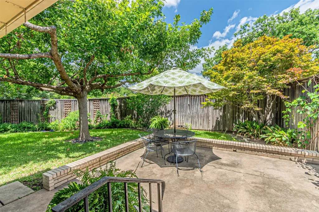 9133 Villa Park Circle Dallas TX 75225