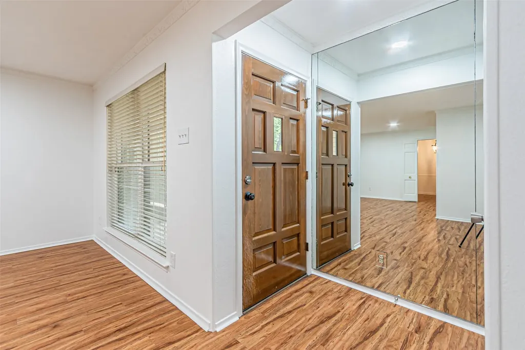 9133 Villa Park Circle Dallas TX 75225