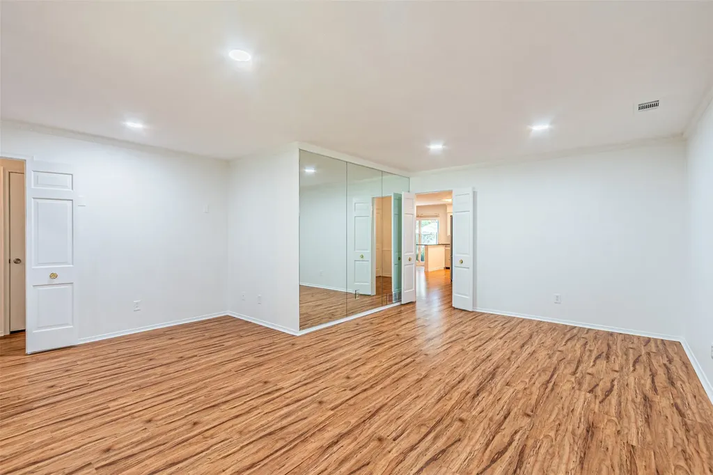 9133 Villa Park Circle Dallas TX 75225