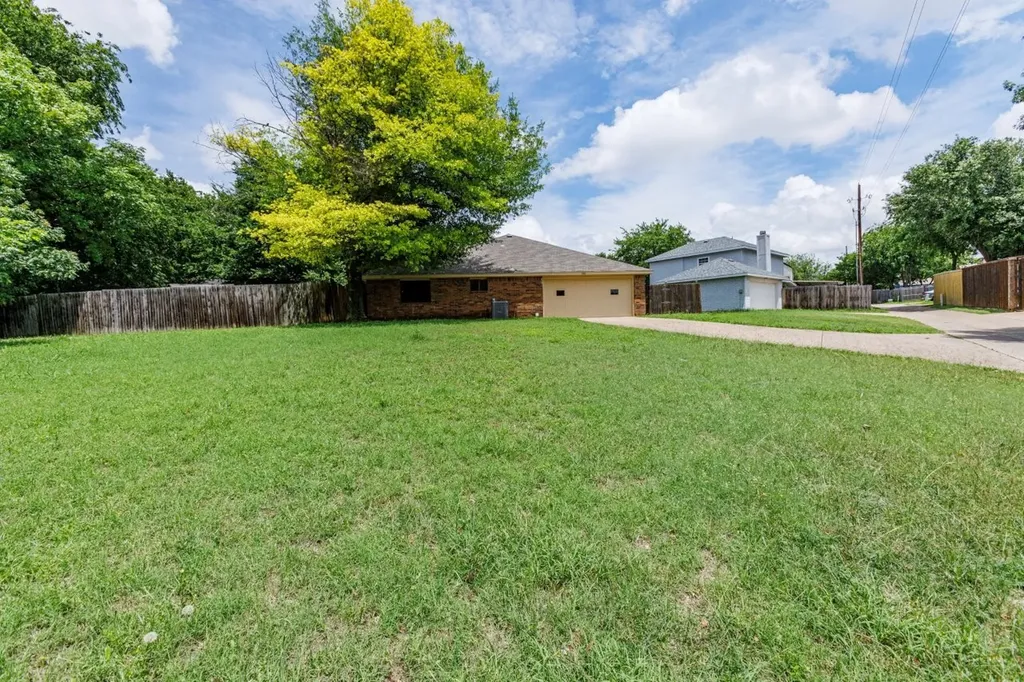902 Wayne Avenue Duncanville TX 75137