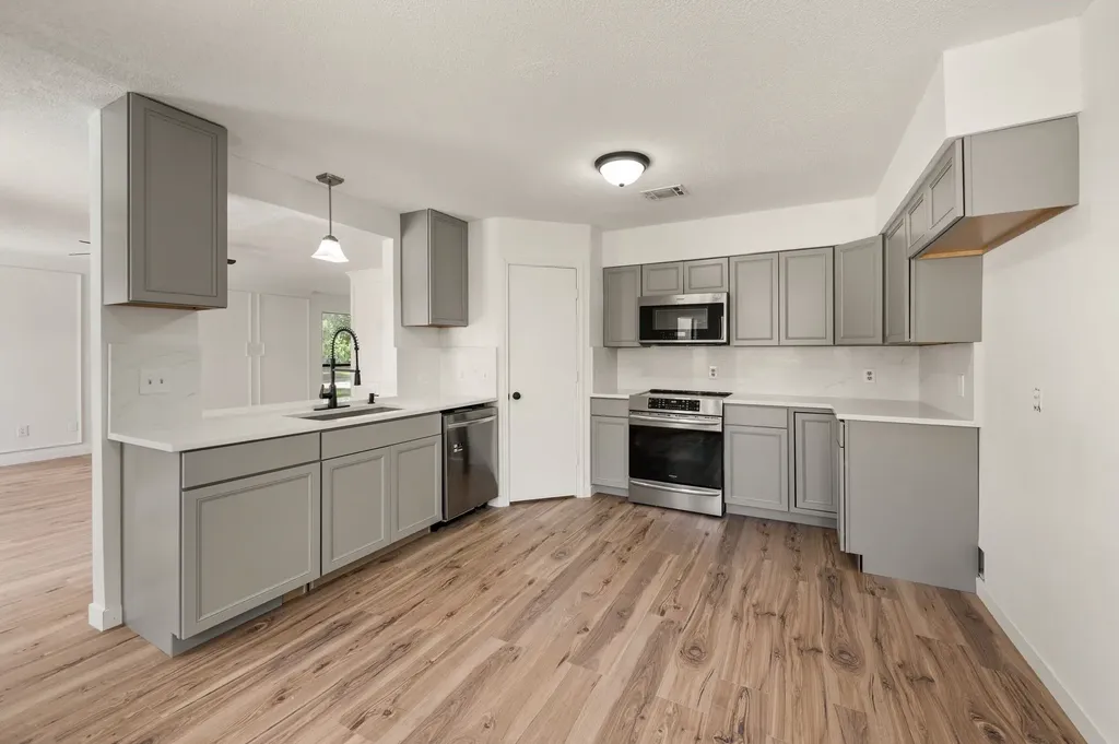4151 Cedar Drive Grapevine TX 76051