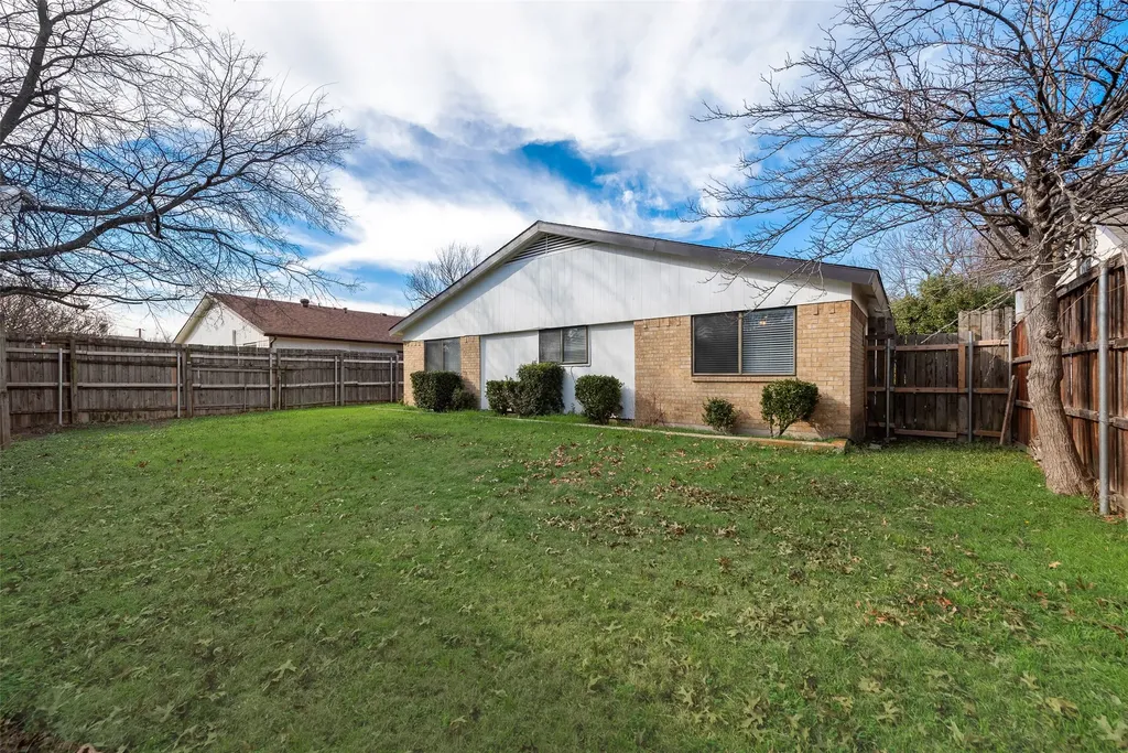 10906 Listi Drive Dallas TX 75238