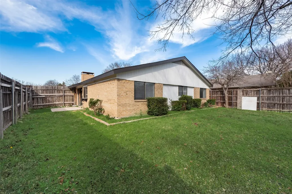 10906 Listi Drive Dallas TX 75238