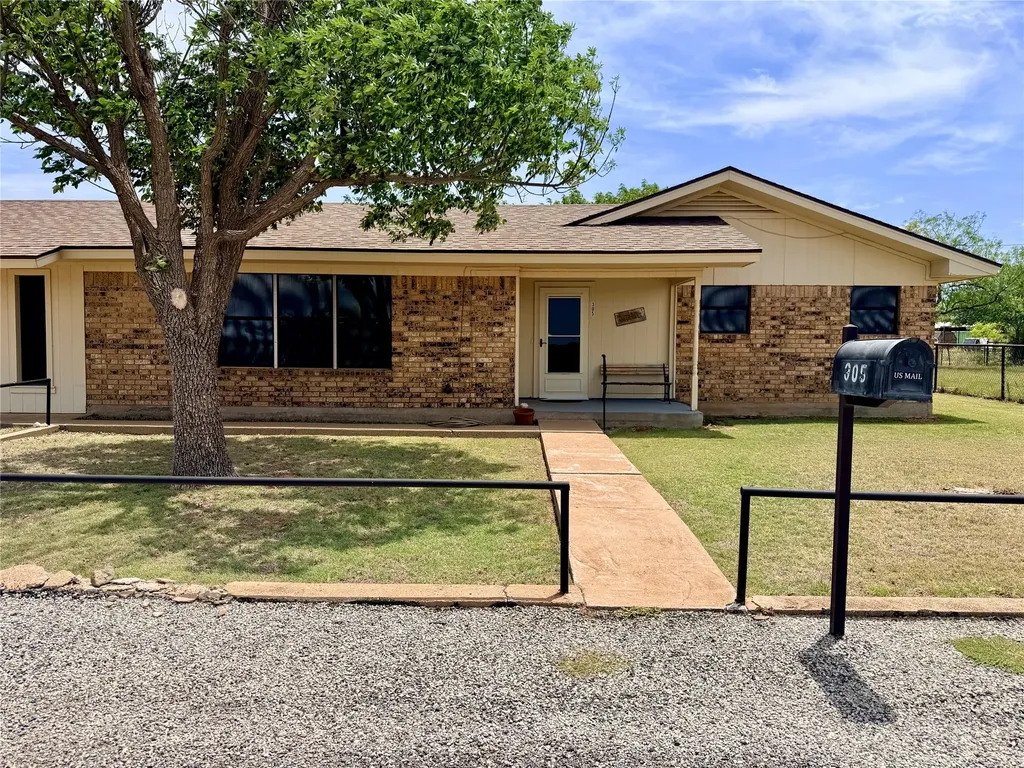 305 S Cleveland Avenue Aspermont TX 79502
