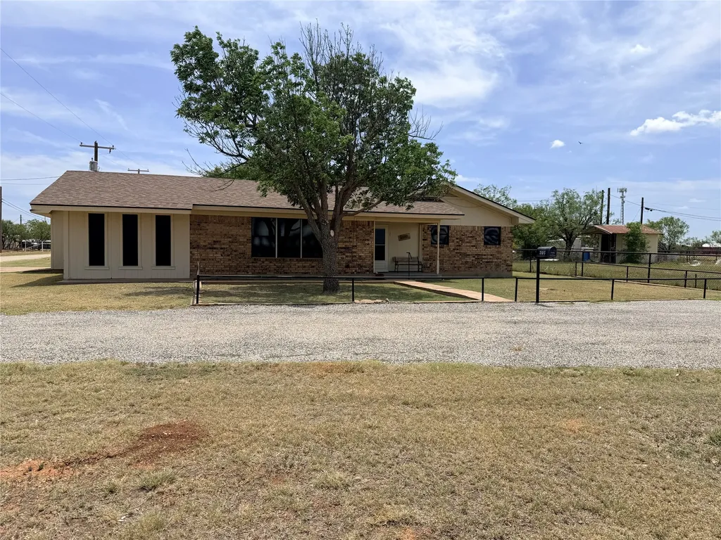 305 S Cleveland Avenue Aspermont TX 79502