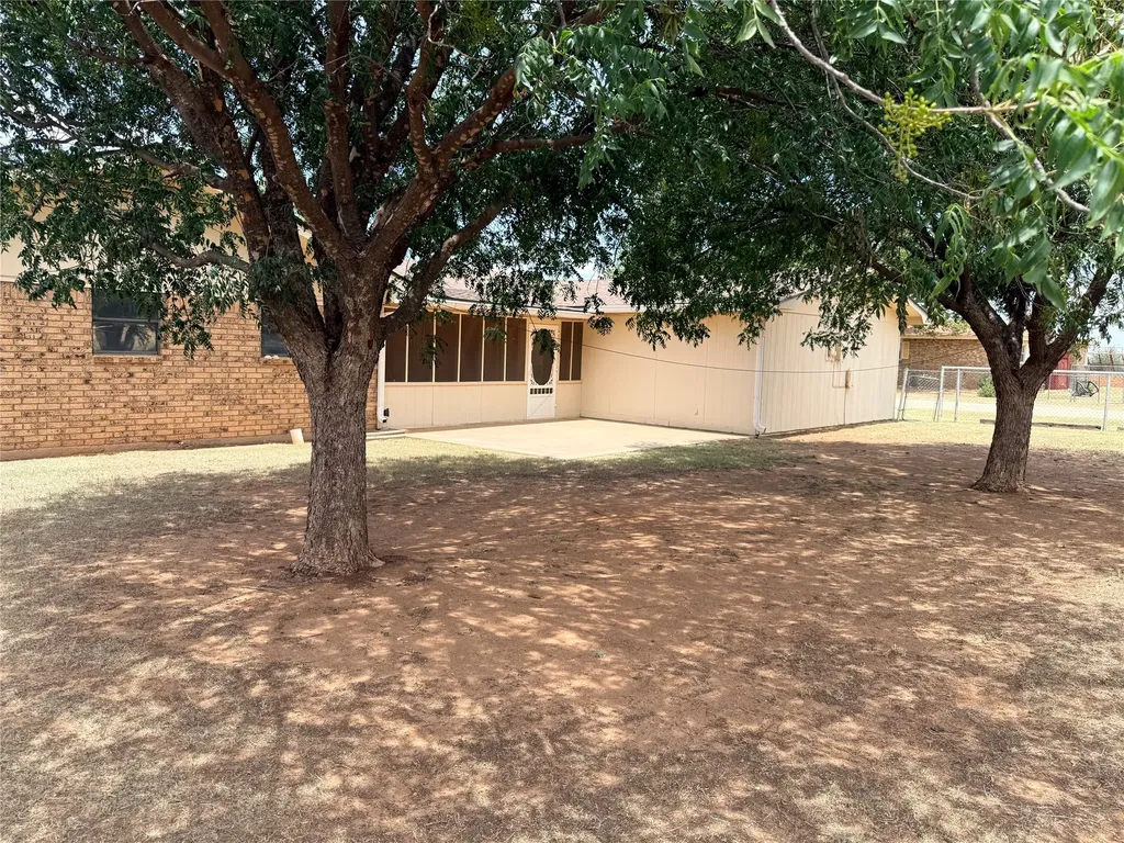 305 S Cleveland Avenue Aspermont TX 79502