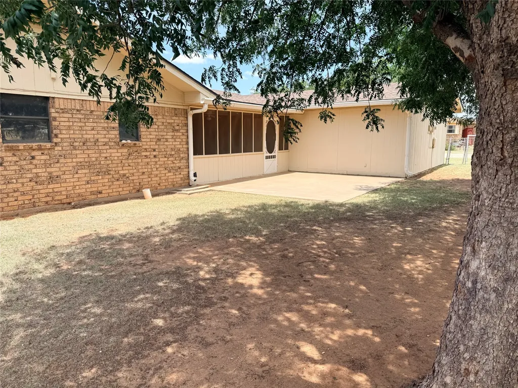 305 S Cleveland Avenue Aspermont TX 79502