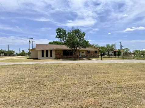 305 S Cleveland Avenue Aspermont TX 79502