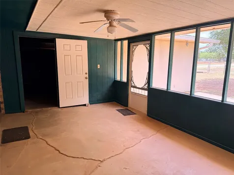 305 S Cleveland Avenue Aspermont TX 79502