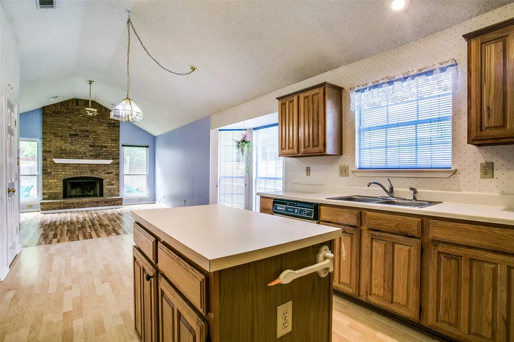 2110 Wedgewood Drive Grapevine TX 76051
