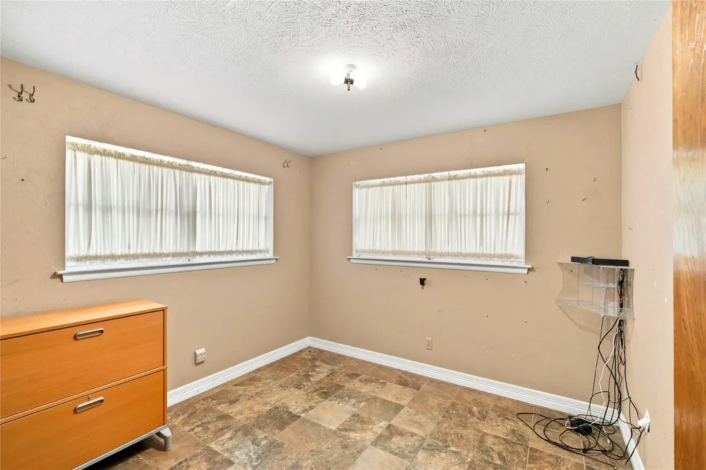 403 Westcliff Drive Euless TX 76040