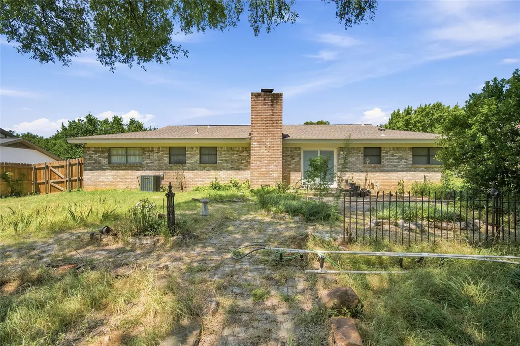 403 Westcliff Drive Euless TX 76040