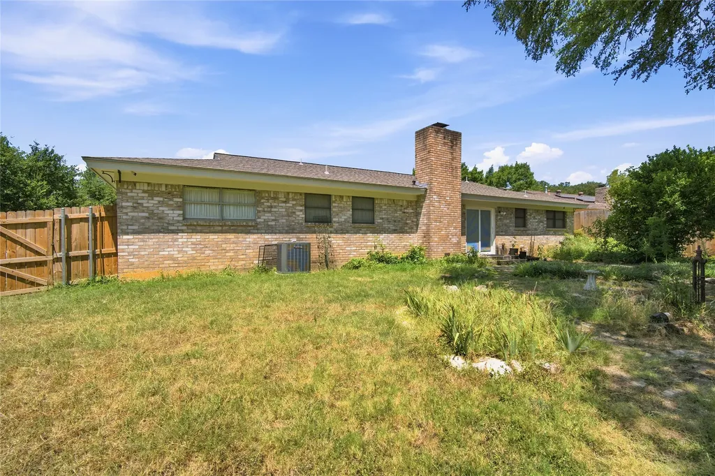 403 Westcliff Drive Euless TX 76040