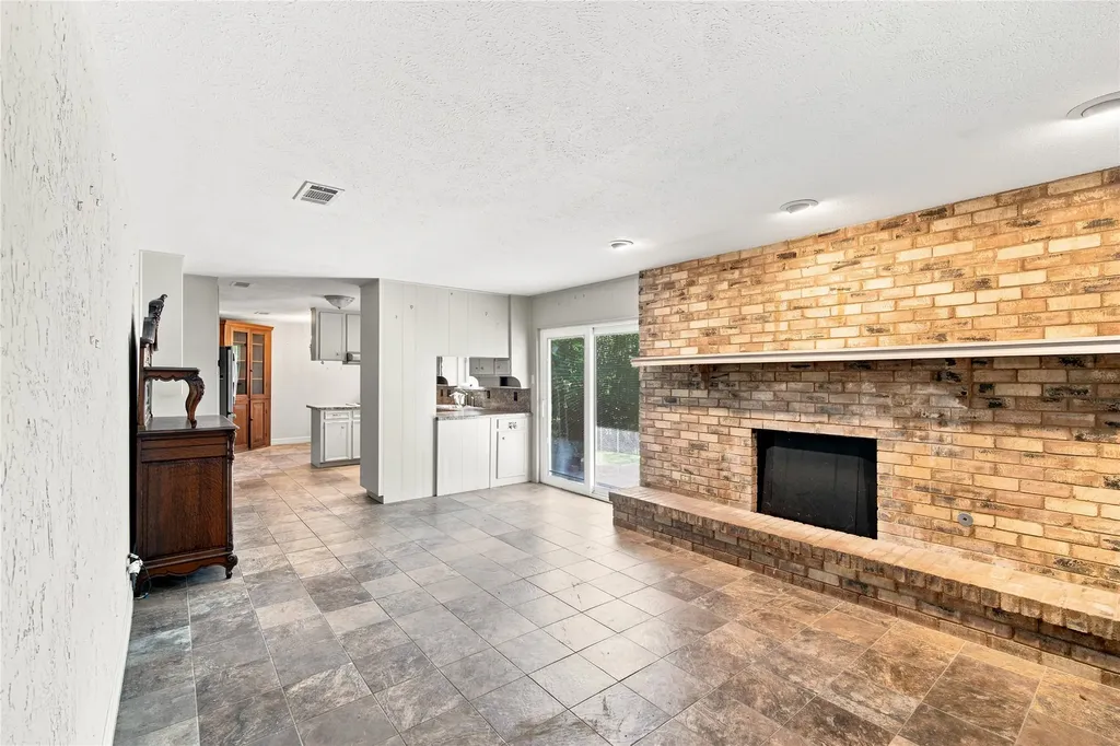 403 Westcliff Drive Euless TX 76040