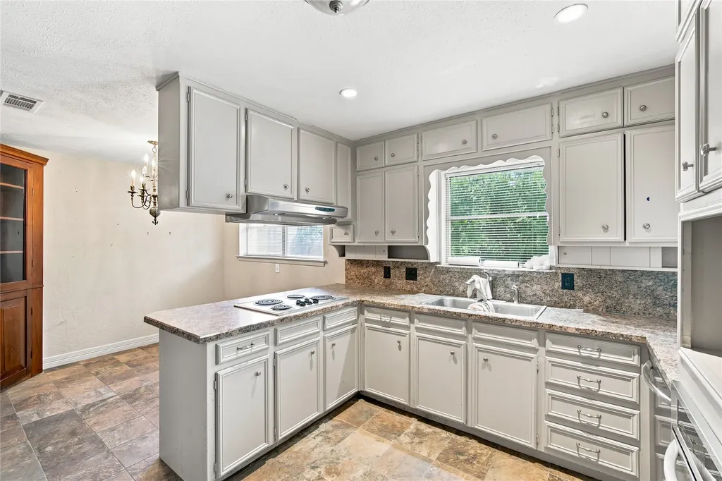 403 Westcliff Drive Euless TX 76040