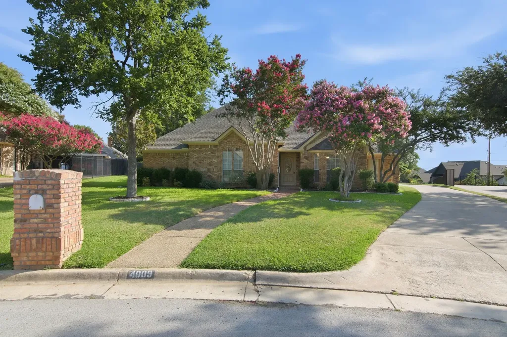 4009 Bowden Hill Lane E Colleyville TX 76034