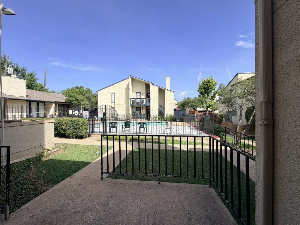 7145 Fair Oaks Avenue Dallas TX 75231