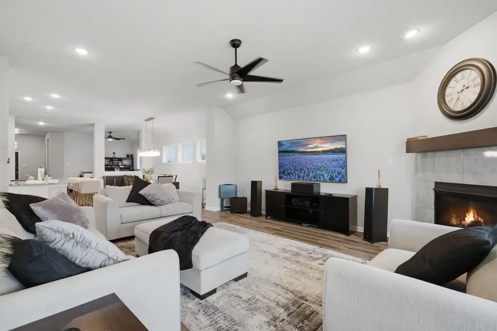 3925 Sunflower Drive Aubrey TX 76227