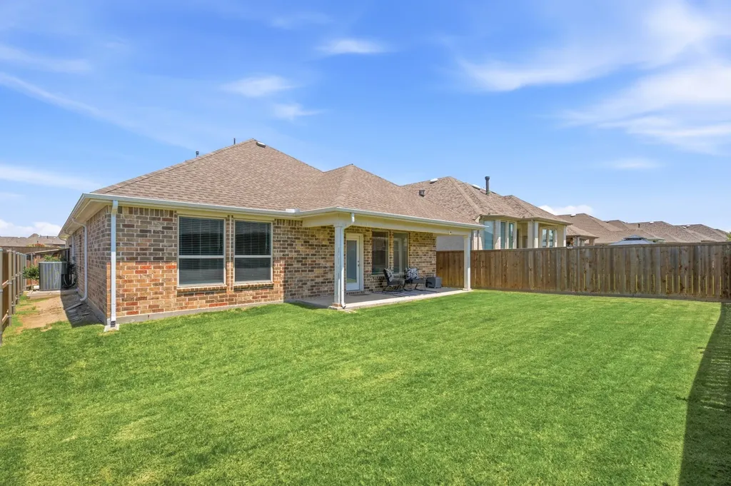 3925 Sunflower Drive Aubrey TX 76227
