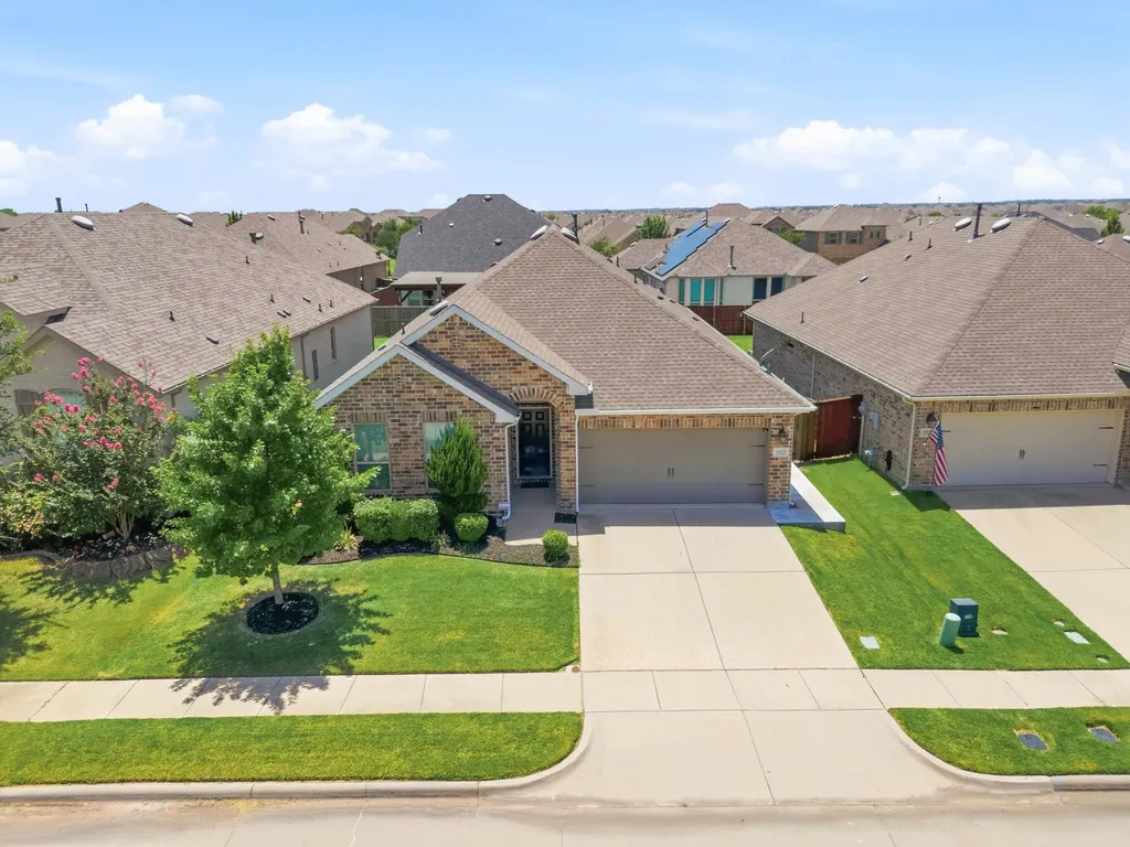 3925 Sunflower Drive Aubrey TX 76227