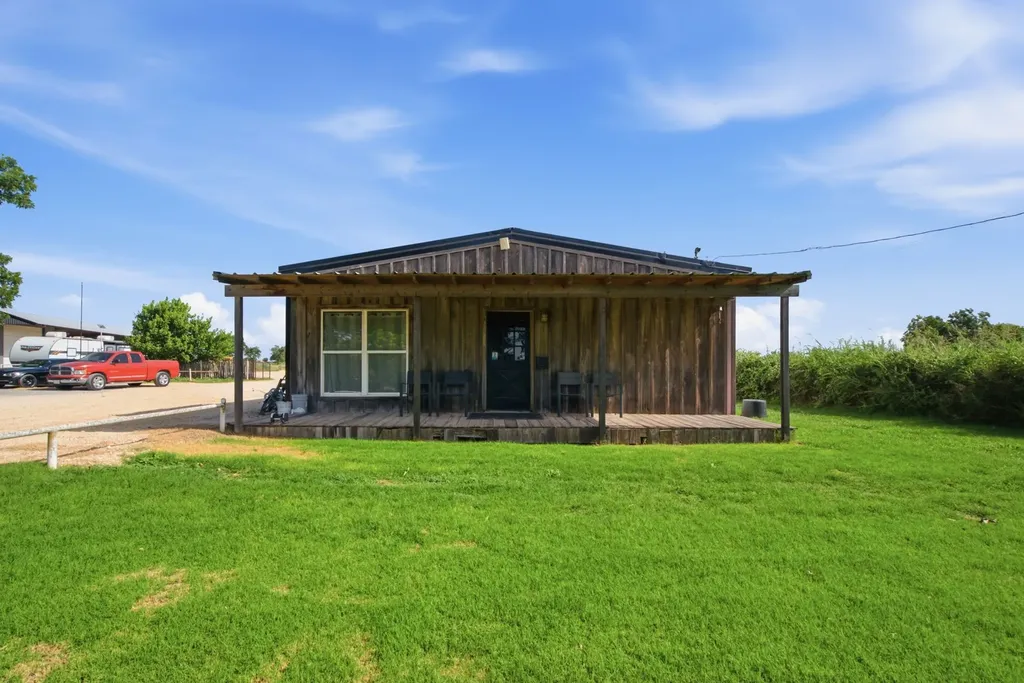 1723 Fm 205 Stephenville TX 76401