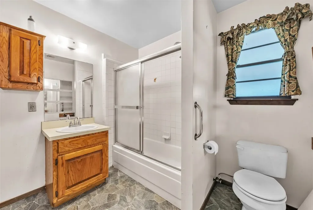 116 George Court Springtown TX 76082