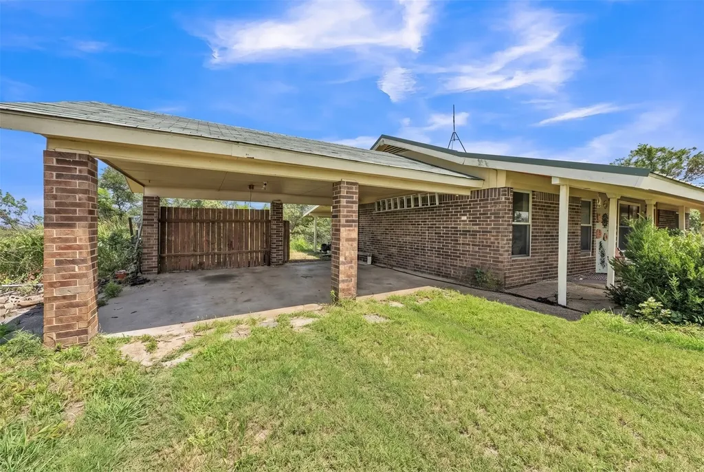 116 George Court Springtown TX 76082