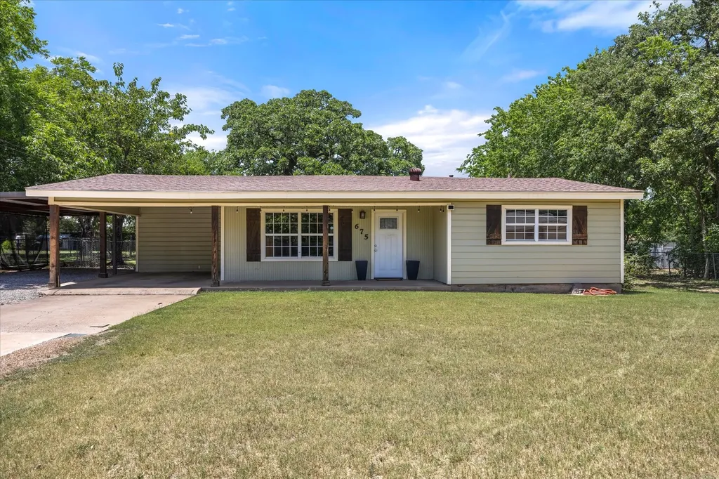 675 W Elm Street Stephenville TX 76401