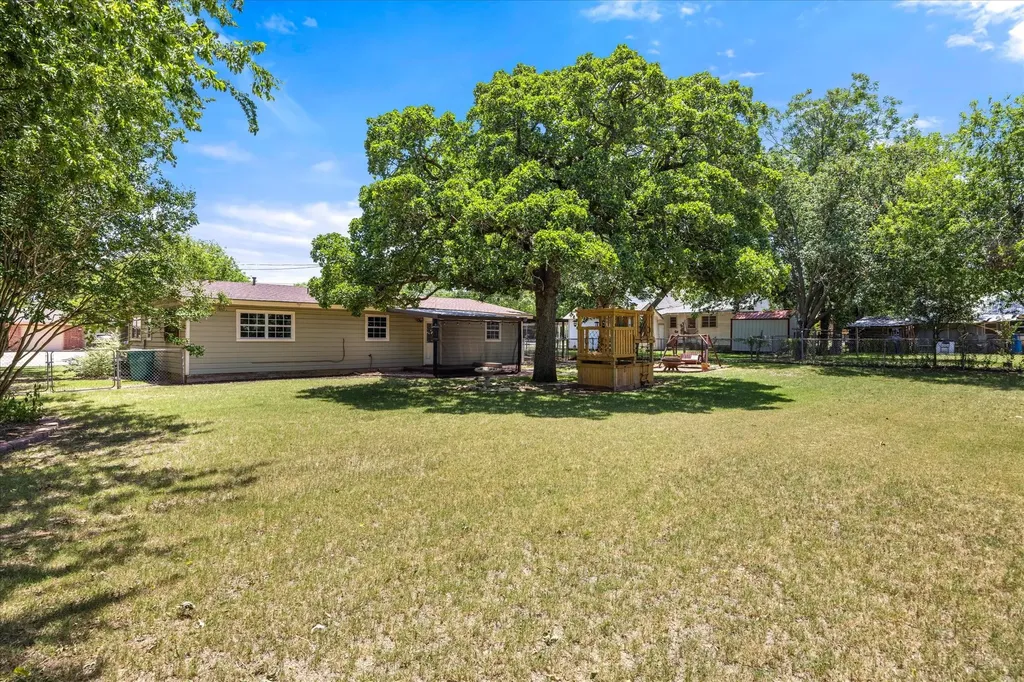 675 W Elm Street Stephenville TX 76401
