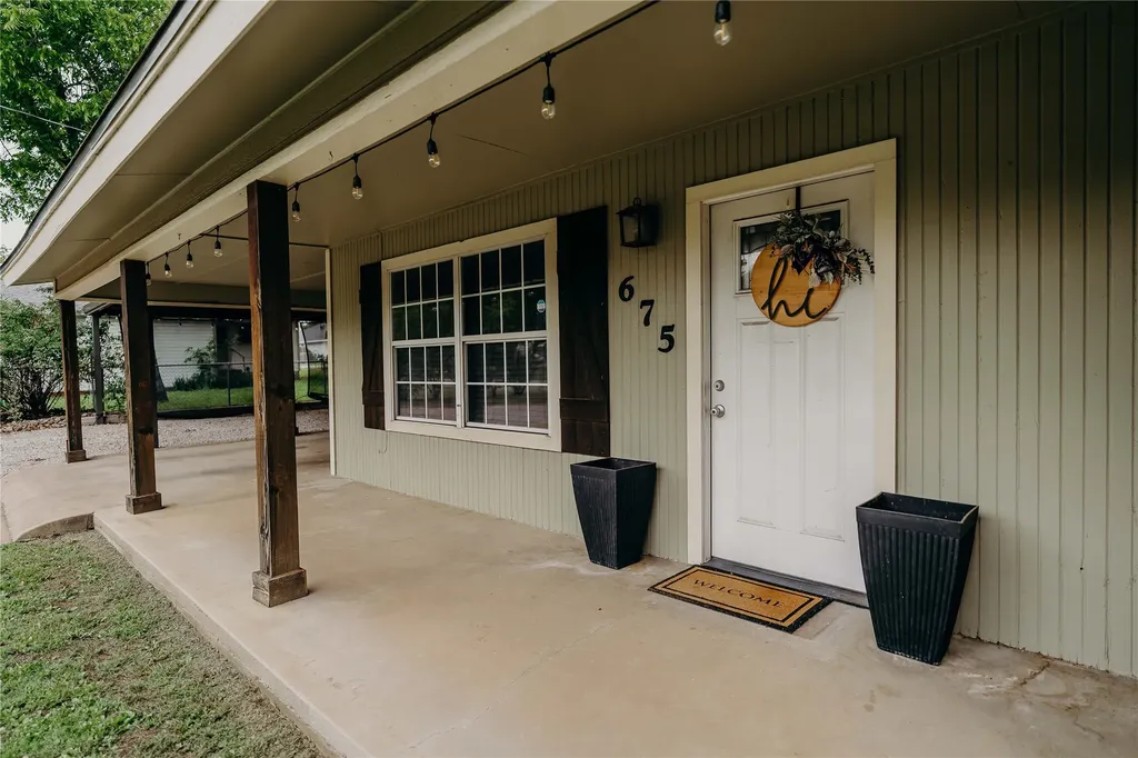 675 W Elm Street Stephenville TX 76401